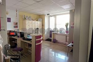 комерційна за адресою Володимира Івасюка просп. (Героїв Сталінграду), 6