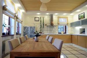 будинок за адресою Курортна вул., 9