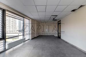 комерційна за адресою Академіка Заболотного вул., 1