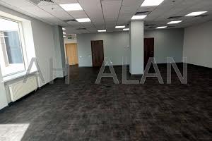 комерційна за адресою Жилянська вул., 75