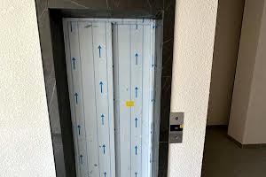 коммерческая по адресу Антоновича ул. (Горького), 109