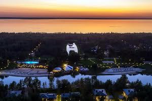 будинок за адресою Набережна вул.