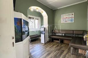 комерційна за адресою Чорнобильська вул., 18