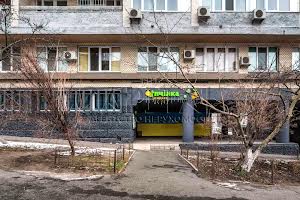 комерційна за адресою Володимирська вул., 73