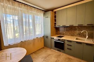 квартира за адресою Озерна вул., 6