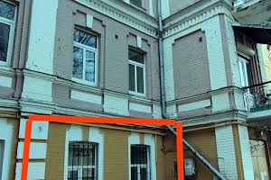 комерційна за адресою Лютеранська вул., 12