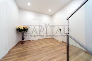 будинок за адресою Жуляни