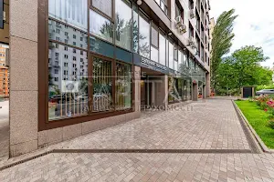 комерційна за адресою Василя Тютюнника вул. (Анрі Барбюса), 28-А