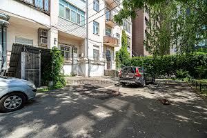 комерційна за адресою Саксаганського вул., 55
