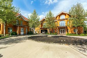 будинок за адресою с. Нові Безрадичі, Нові Безрадичі