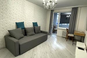 квартира за адресою Наукова вул., 74
