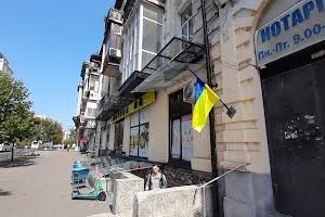 комерційна за адресою Володимирська вул., 81а