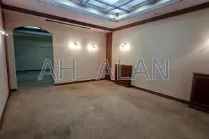 комерційна за адресою Новокостянтинівська вул., 1