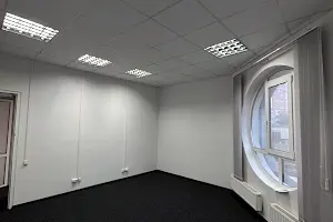 комерційна за адресою Кловський узвіз, 7