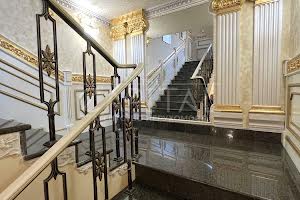 коммерческая по адресу Евгения Чикаленко ул. (Пушкінська), 32-В