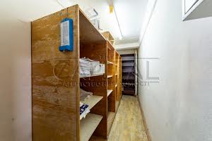 комерційна за адресою Романа Ратушного вул. (Волгоградська), 3