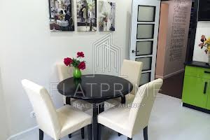 квартира за адресою Василя Симоненка вул., 5-А
