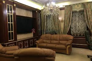 комерційна за адресою Костельна вул., 4