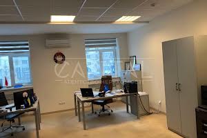 комерційна за адресою Федора Ернста вул., 3Б