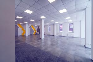 комерційна за адресою Стеценка вул., 223
