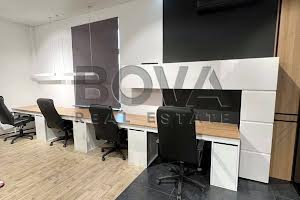 комерційна за адресою Бессарабська пл., 5