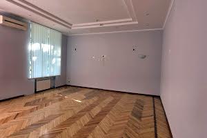 коммерческая по адресу Кловский спуск, 4