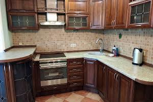 квартира за адресою Ревуцького вул., 21