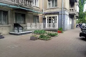 комерційна за адресою Інститутська вул., 22/7