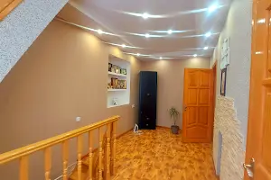 будинок за адресою 8-а Садова, 320