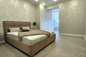 квартира за адресою Домбровського вул., 3б корп. 14