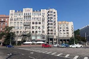 комерційна за адресою Хрещатик вул., 4