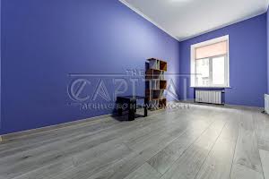комерційна за адресою Лютеранська вул., 6