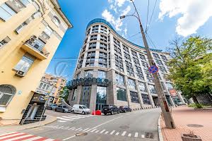 комерційна за адресою Лютеранська вул., 14в