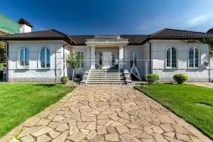 будинок за адресою Київська вул., 10