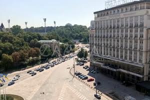 комерційна за адресою Хрещатик вул., 4