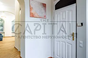 комерційна за адресою Лютеранська вул., 12