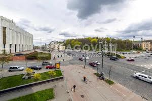 коммерческая по адресу Крещатик ул., 4