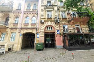комерційна за адресою Симона Петлюри вул. (Комінтерну), 12-А
