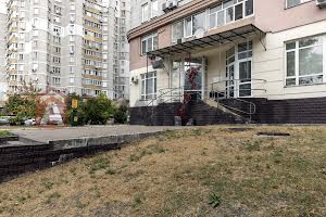 комерційна за адресою Миколи Амосова вул., 4