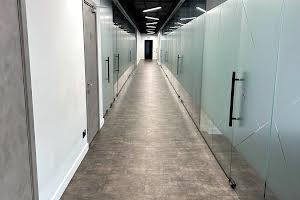 комерційна за адресою Михайла Максимовича вул. (Онуфрія Трутенка), 8
