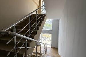 комерційна за адресою майдан Ірини Бугримової пл., 1