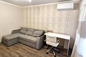 квартира за адресою Космонавтів вул., 4