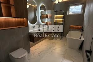 будинок за адресою 126-та Садова вул., 17