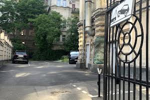 коммерческая по адресу Евгения Чикаленко ул. (Пушкінська), 28