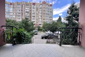 квартира за адресою Євгена Чикаленка вул., 59/8