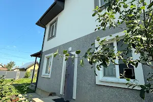будинок за адресою смт. Ворзель, Незалежності