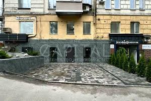 комерційна за адресою Саксаганського вул., 61/17