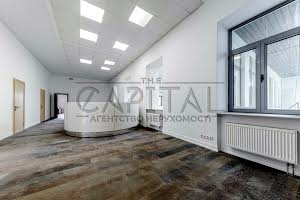 комерційна за адресою Володимирська вул., 4