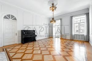комерційна за адресою Жилянська вул., 5