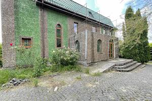 комерційна за адресою с. Гусачівка, Садова, 1
